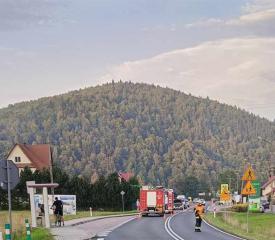 Kolizja drogowa na skrzyżowaniu w Zawoi (Aktualizacja). 