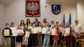 Laureaci konkursu “STOP PRZEMOCY” nagrodzeni.