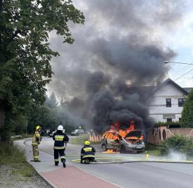 Pożar samochodu osobowego w Łętowni. 
